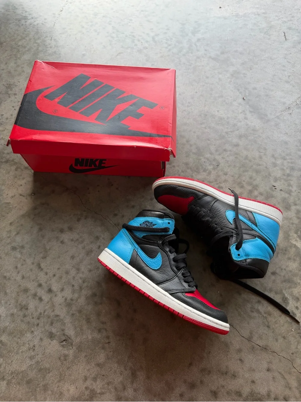 Nike Air Jordan 1 Mid - Black, Blue, Red